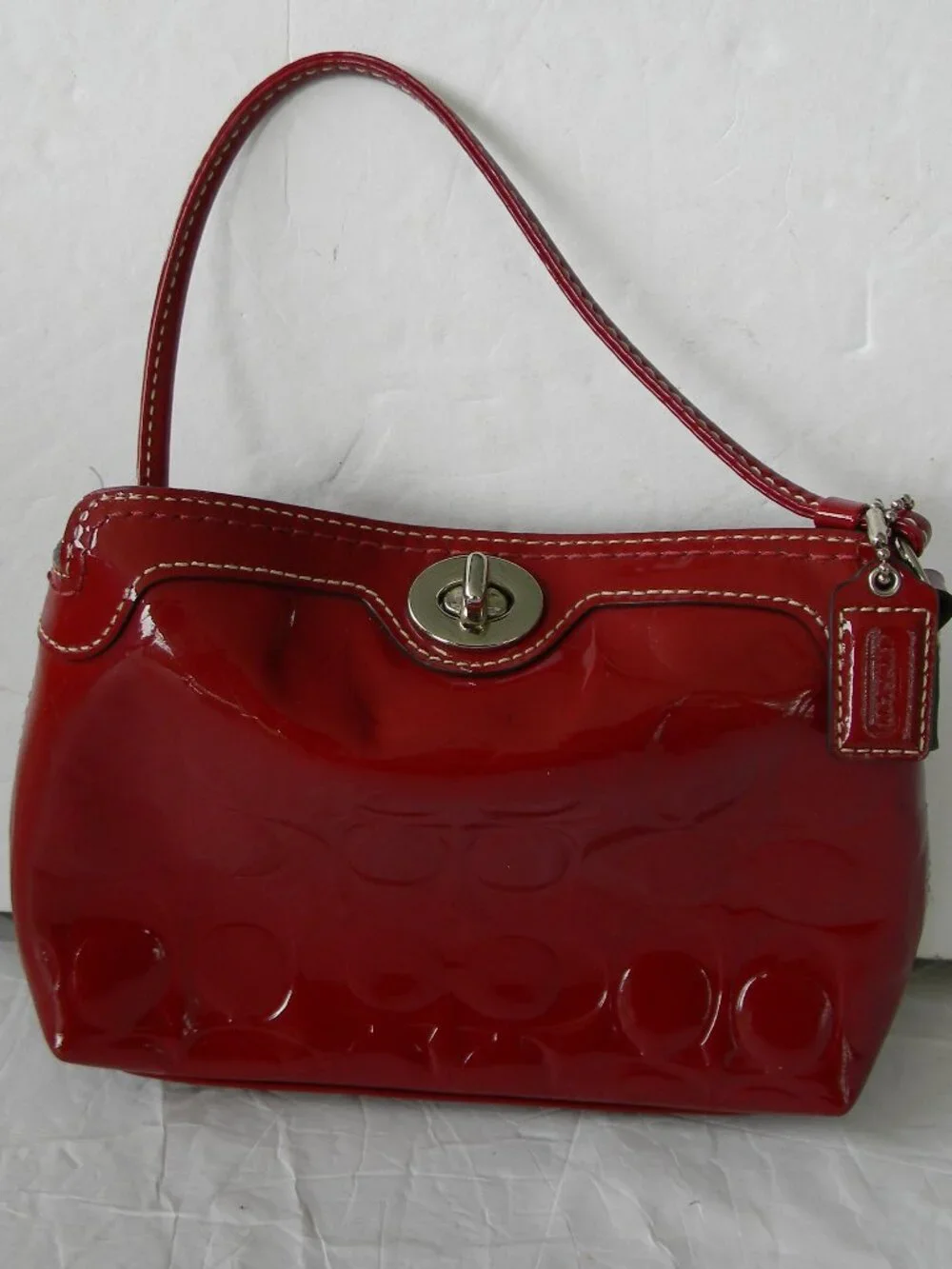 Vintage Y2K COACH SMALL RED PATENT LOGO Leather Turnlock Wristlet/Bag CLEAN